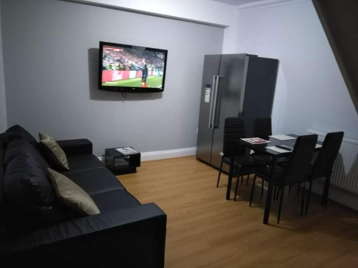 Modern, Spacious Ideal For Work Teams And Groups Apartment *
