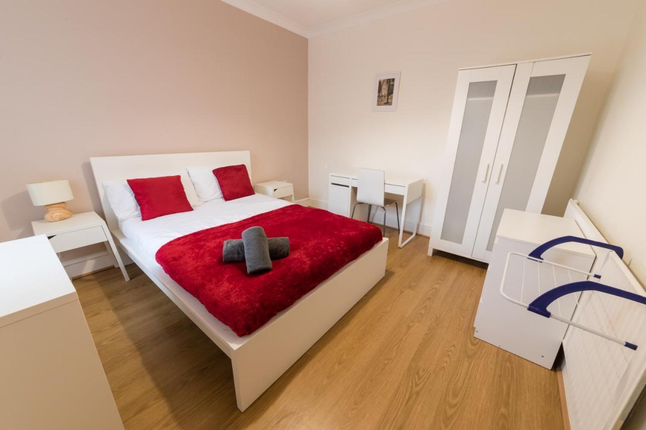 Modern, Spacious Ideal For Work Teams And Groups *