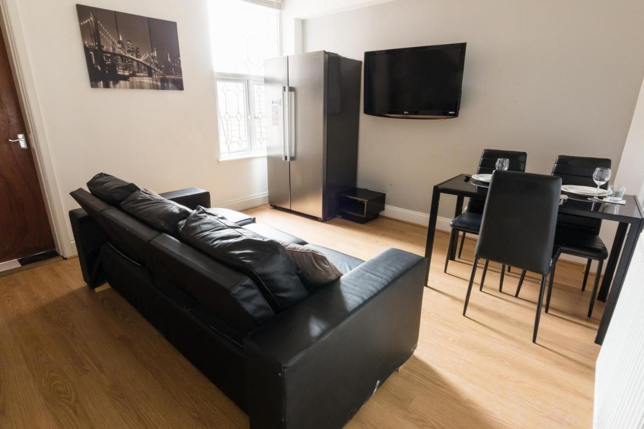 Modern, Spacious Ideal For Work Teams And Groups *