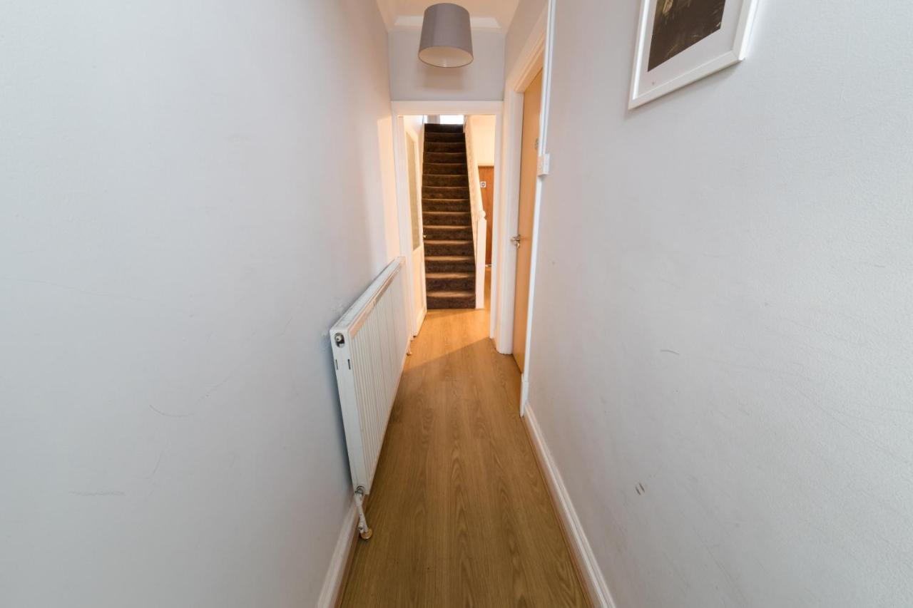 Modern, Spacious Ideal For Work Teams And Groups Apartment *