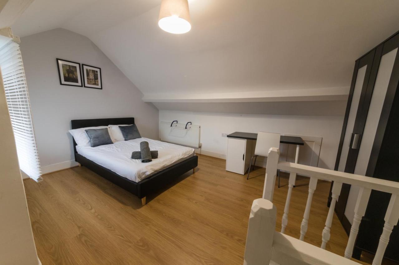 Modern, Spacious Ideal For Work Teams And Groups Apartment *